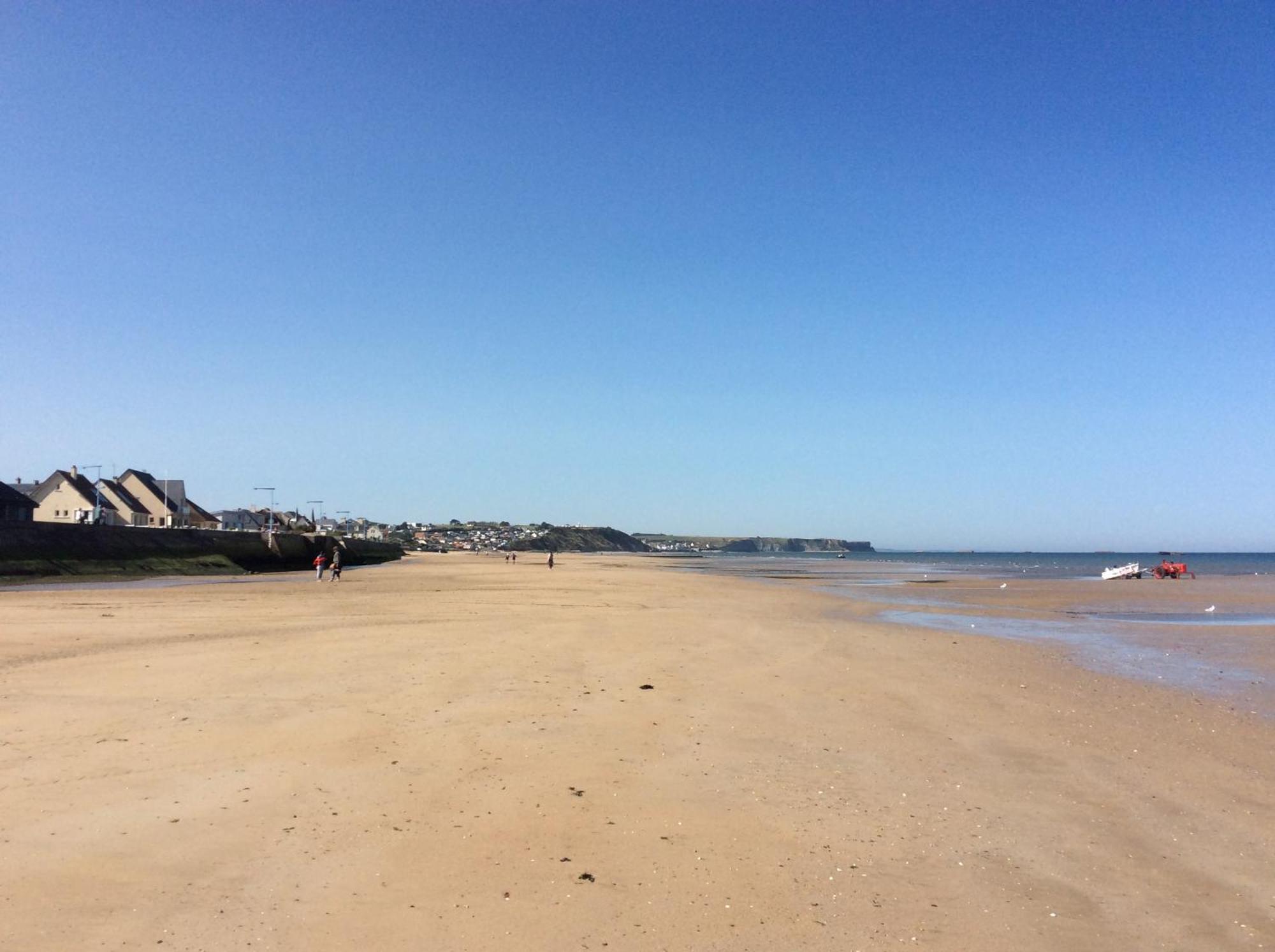 Sweet Omaha Belle Maison Recente Lumineuse Et Cosy Bien Equipee Jardin Clos 15 Mn A Pied Plage Omaha Beach Et Proche De Bayeux & Port En Bessin Saint-Laurent-sur-Mer Luaran gambar